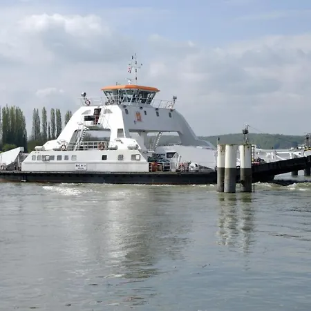 G5118 * Sainte-Marguerite-Sur-Duclair